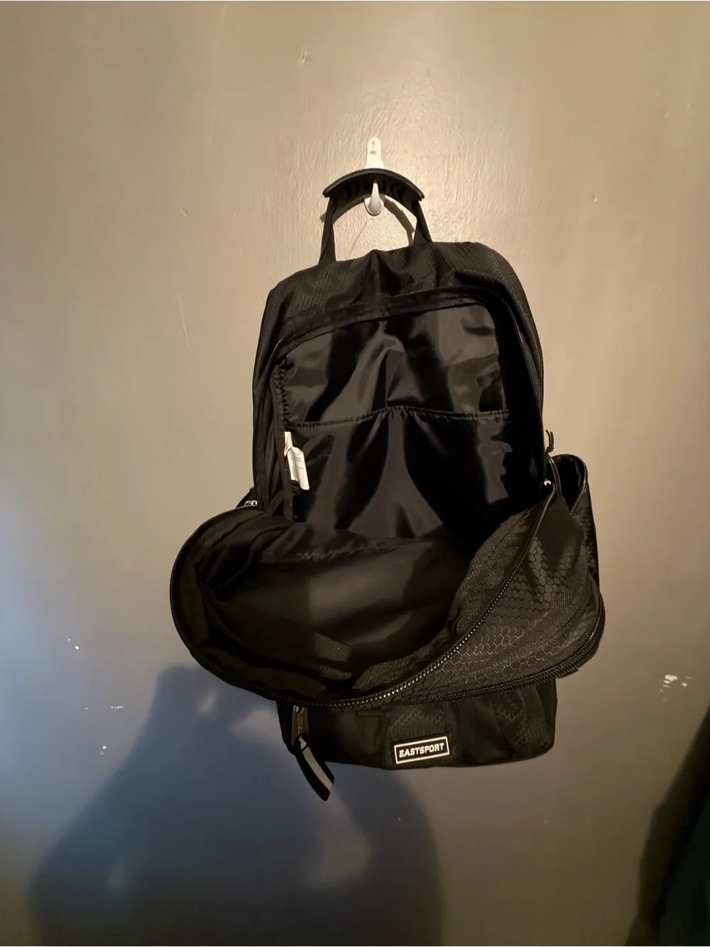 Eastsport Men's Black Everyday Backpack with Secure Buckle